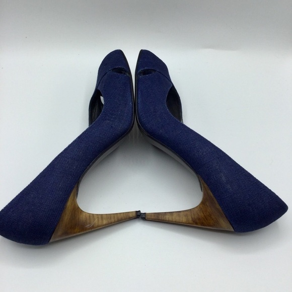 STUART Weitzman Sz 10M Navy Linen Open Toe Pump with Wood 4” Heels - Picture 12 of 13
